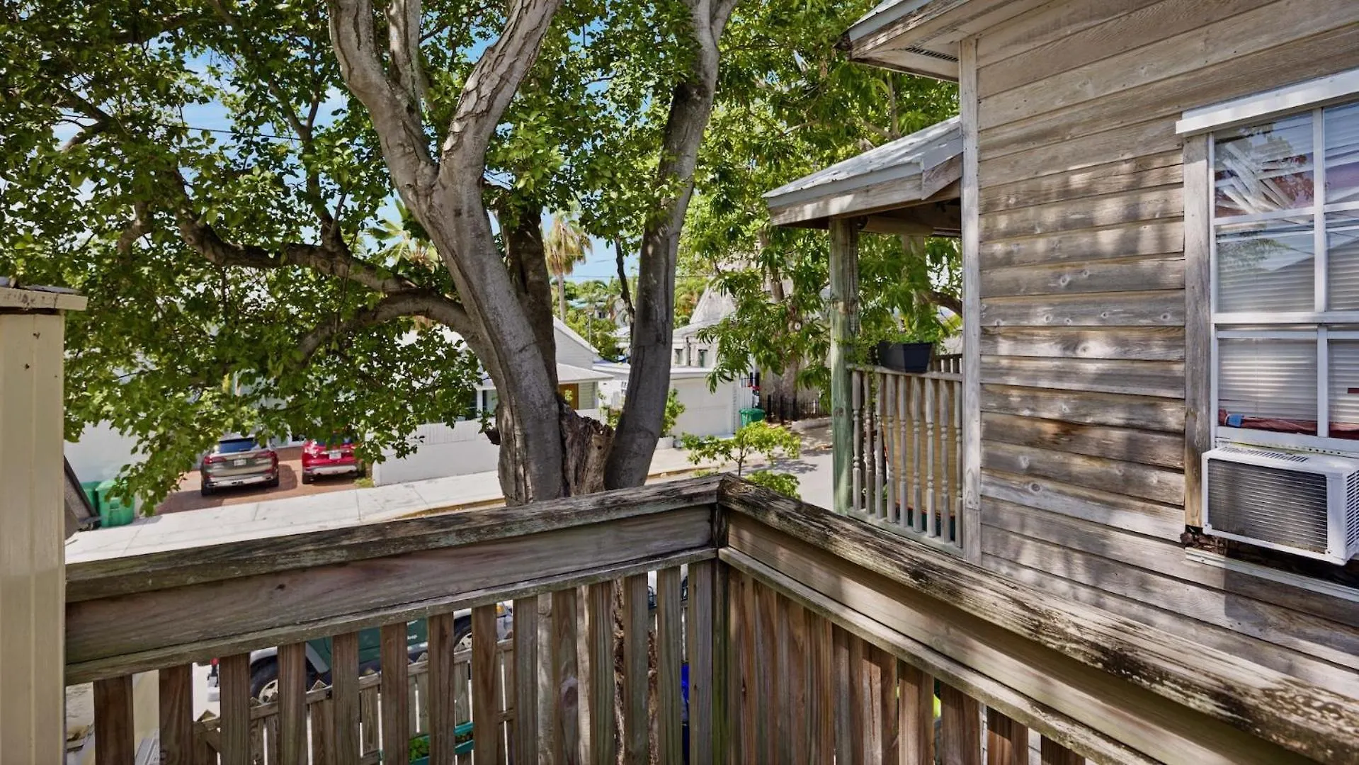 Suzys Parrot Perch By Last Key Realty Key West Apartment