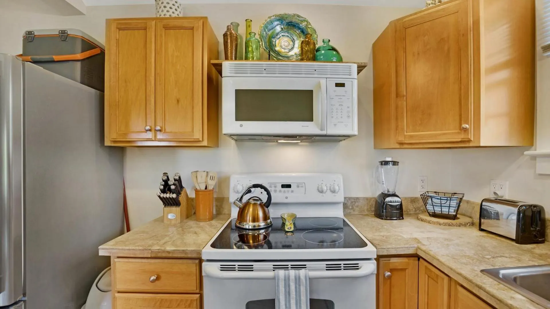 Suzys Parrot Perch By Last Key Realty Key West 0*,