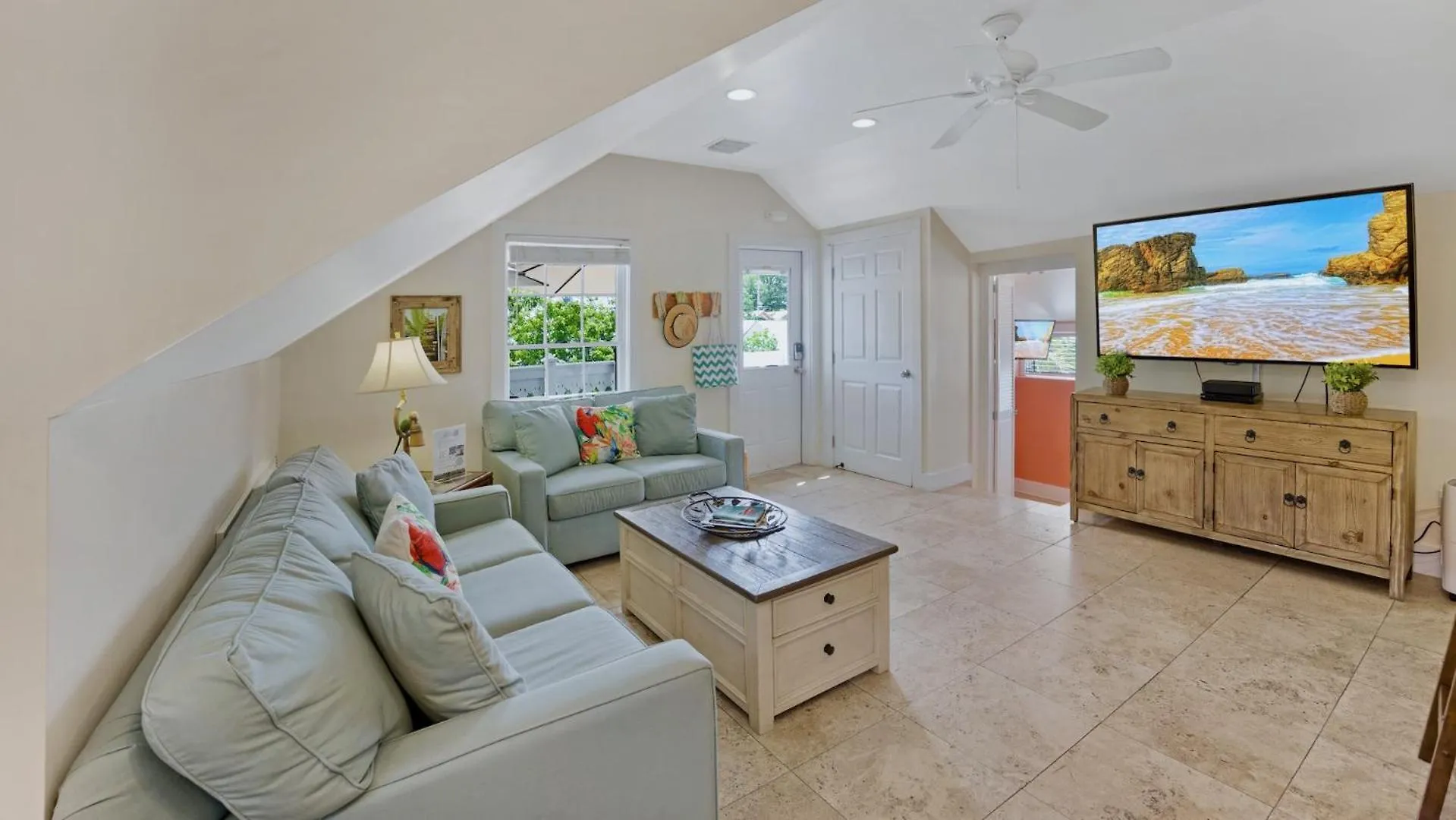 Suzys Parrot Perch By Last Key Realty location