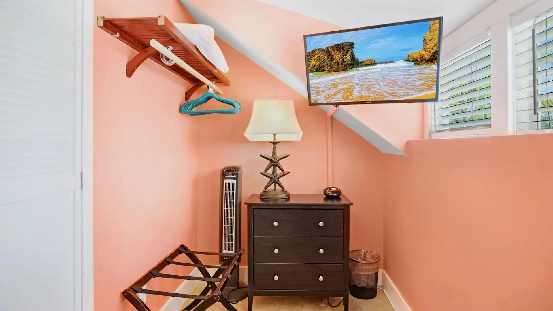 Suzys Parrot Perch By Last Key Realty Key West Apartment